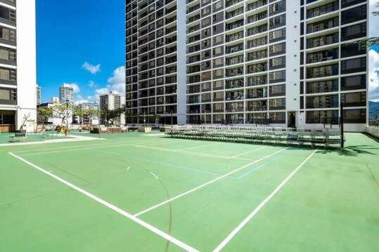 Elevated With Diamond Head & Ocean Views, Steps From Waikiki Apartment